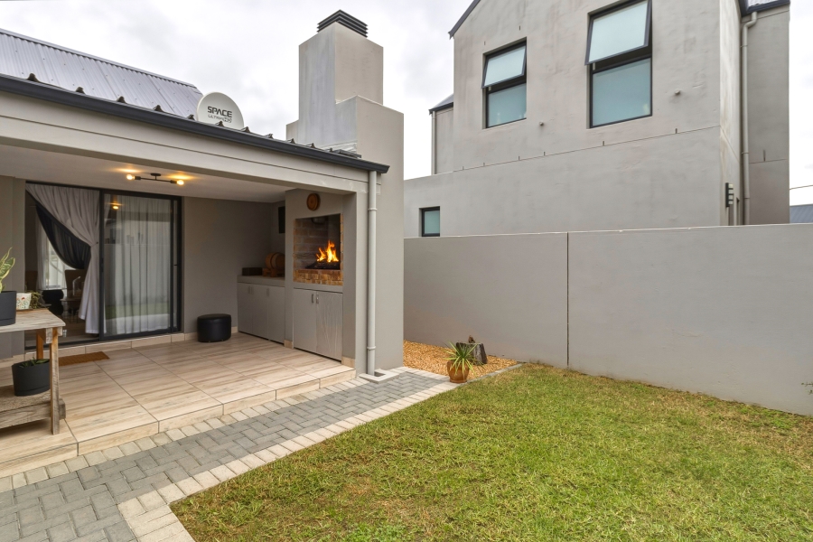 3 Bedroom Property for Sale in Aan de Wijnlanden Western Cape